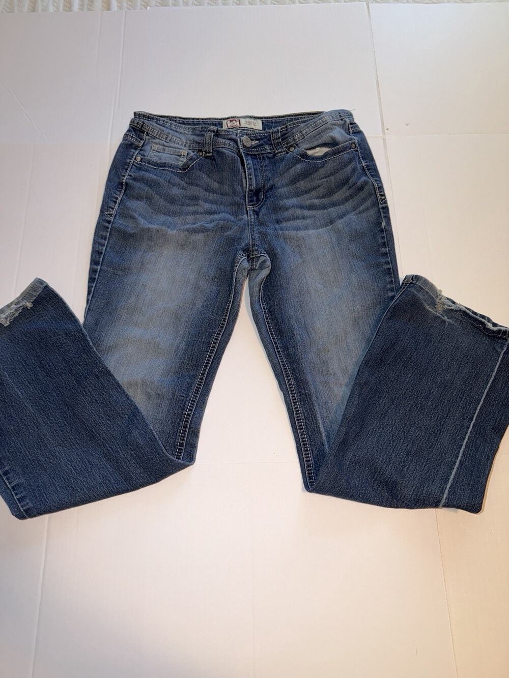 Y2K LEI Sophia Hipster Flare Jeans Womens 13 Long Stretch Embroidered Pockets